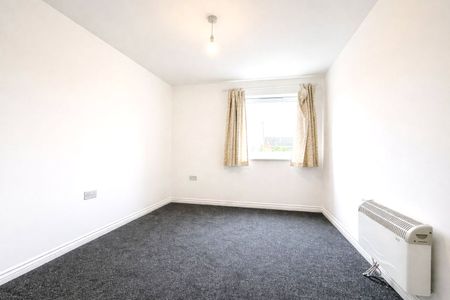 2 bedroom Flat in Amersham Road, Reading - Photo 2