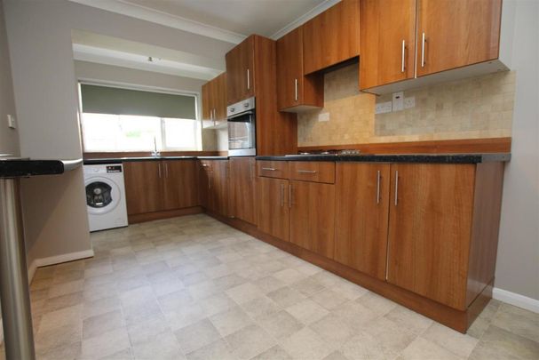3 bedroom semi-detached house to rent - Photo 1