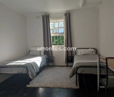 Room 3 #290B - Photo 2