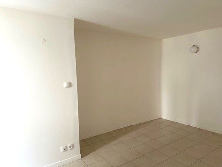 Location Appartement 3 pièces 72m² JOIGNY 89300 - Photo 3