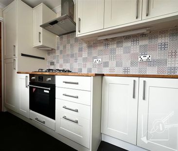 2 bedroom terraced house to rent - Photo 5