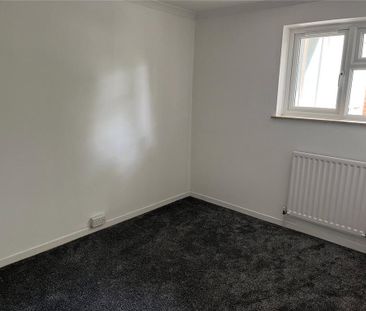 3 bedroom maisonette to rent - Photo 2