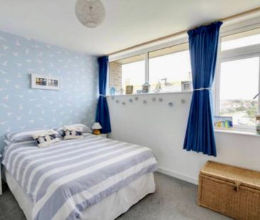 2 bedroom flat with direct sea views to let in Shoreham by Sea - Photo 3