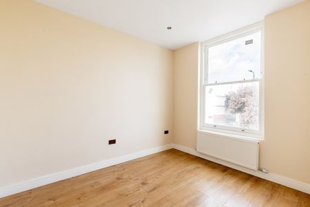 2 Bed Flat, Commercial Road, E1 - Photo 3