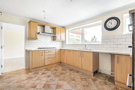 4 bedroom detached house to rent - Photo 2