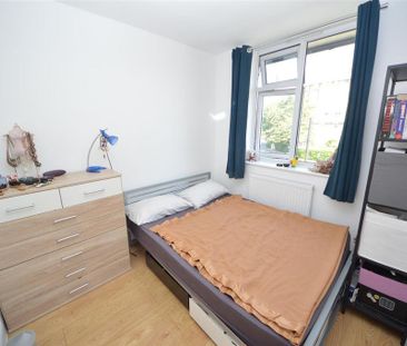 3 bedroom flat to rent - Photo 6