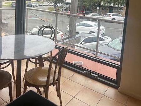 Studio Apartment in the perfect position - Photo 4