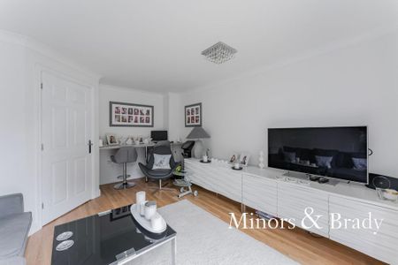 3 bedroom semi-detached house to rent - Photo 2