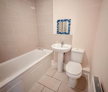 2 bedroom flat to rent - Photo 4