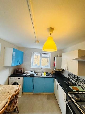 Room in a Shared House, Mossford Street, E3 - Photo 5