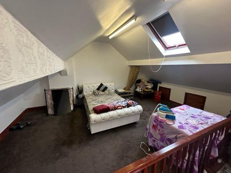 5 bedroom semi-detached house to rent - Photo 2