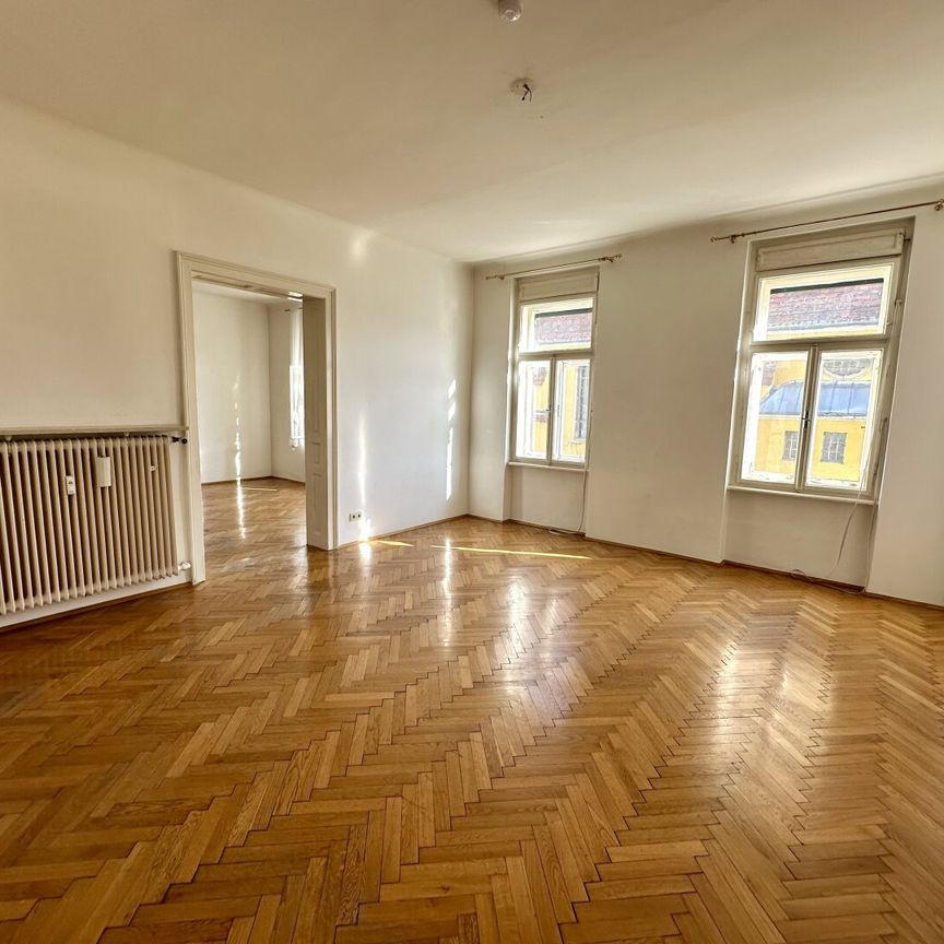 Wunderschöne 3-Zimmer-Wohnung im Altbau mit extra Essküche und großem sonnigem Balkon in zentraler Lage nahe Grazer Lendplatz – Provisionsfrei! - Photo 1