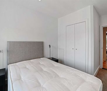 A newly refurbished two bedroom apartment in a convenient City loca... - Photo 1