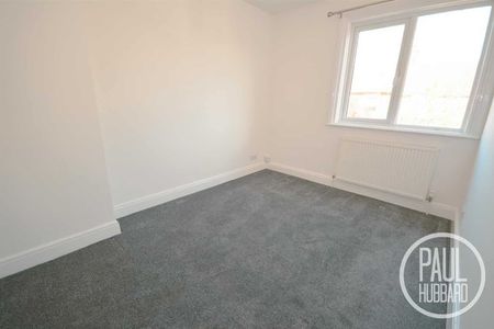 Somerton Avenue, Lowestoft, NR32 - Photo 5