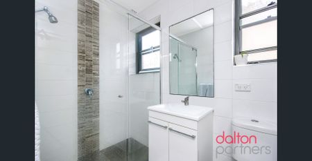 Sunny Apartment 170m from Dixon Park Beach - Photo 4