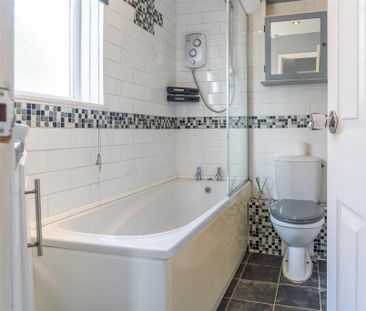 2 bedroom semi-detached house to rent - Photo 5