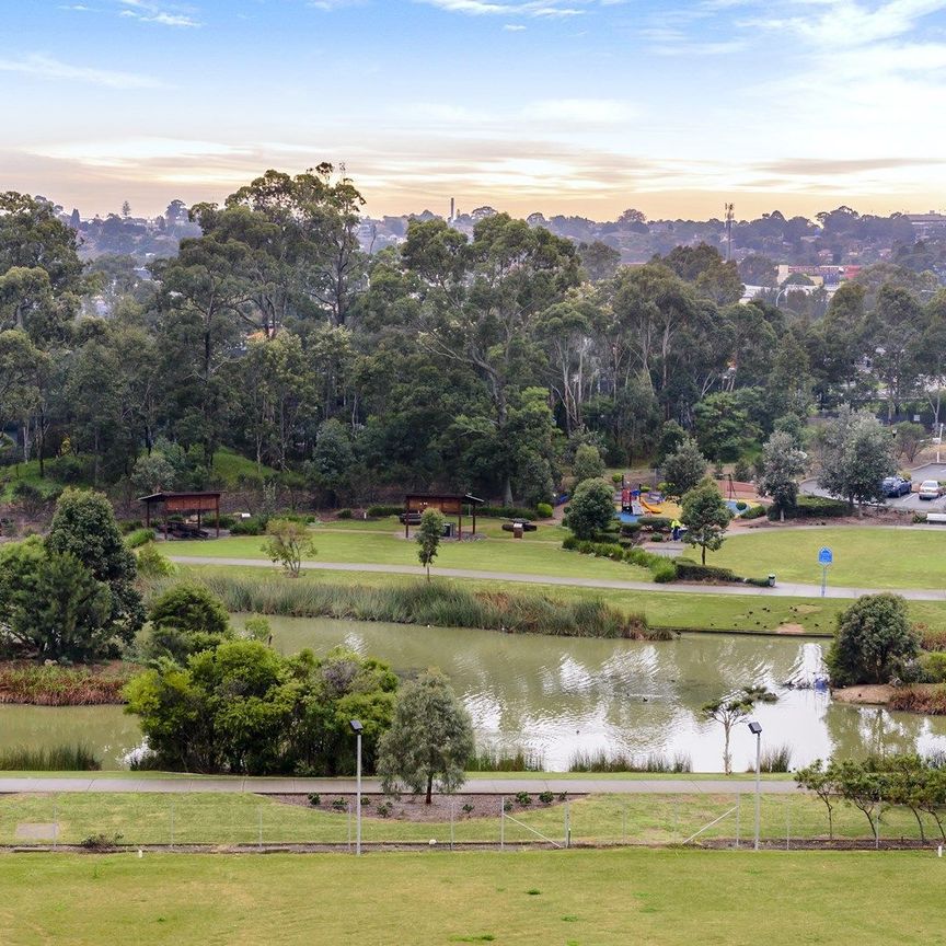 2 Bedroom + Study Available Now ! - Photo 1