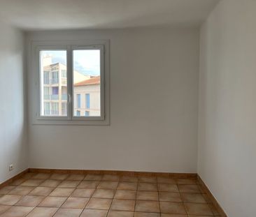 Location Appartement 3 pièces 75m² - Photo 5