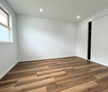2/24 Dalveen Road, Ivanhoe VIC 3079 - Photo 6