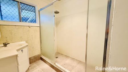 Freshly Painted Family Home with Huge Triple Shed - Space, Convenience & Comfort! - Photo 5