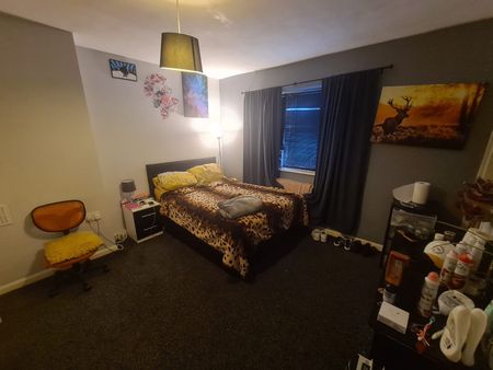 4 Bed - 149 Ash Road, Headingley, Leeds - LS6 3HD - Student - Photo 4