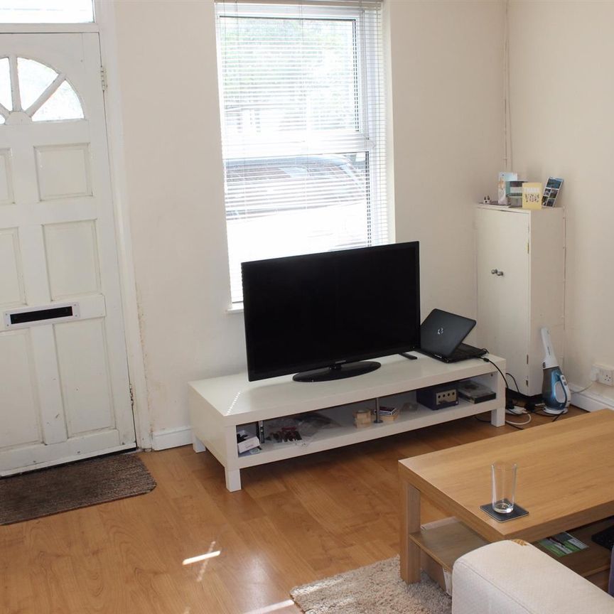 West End Road, High Wycombe - Photo 1