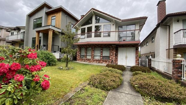 3455 East 28th Avenue apartment — Vancouver, BC (2-Bedroom) - 2 Bedroom - Photo 1