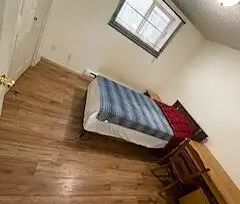 Tuxedo Centre Street Renovated 2 Bedrooms for Rent Basement — 1 Bed... - Photo 1