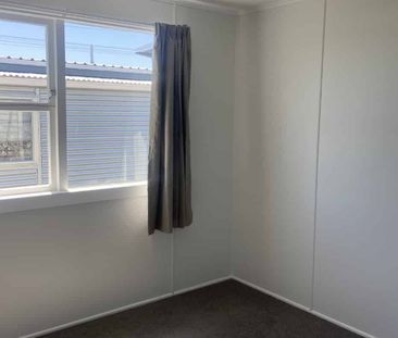 Very tidy Family Home - Photo 3