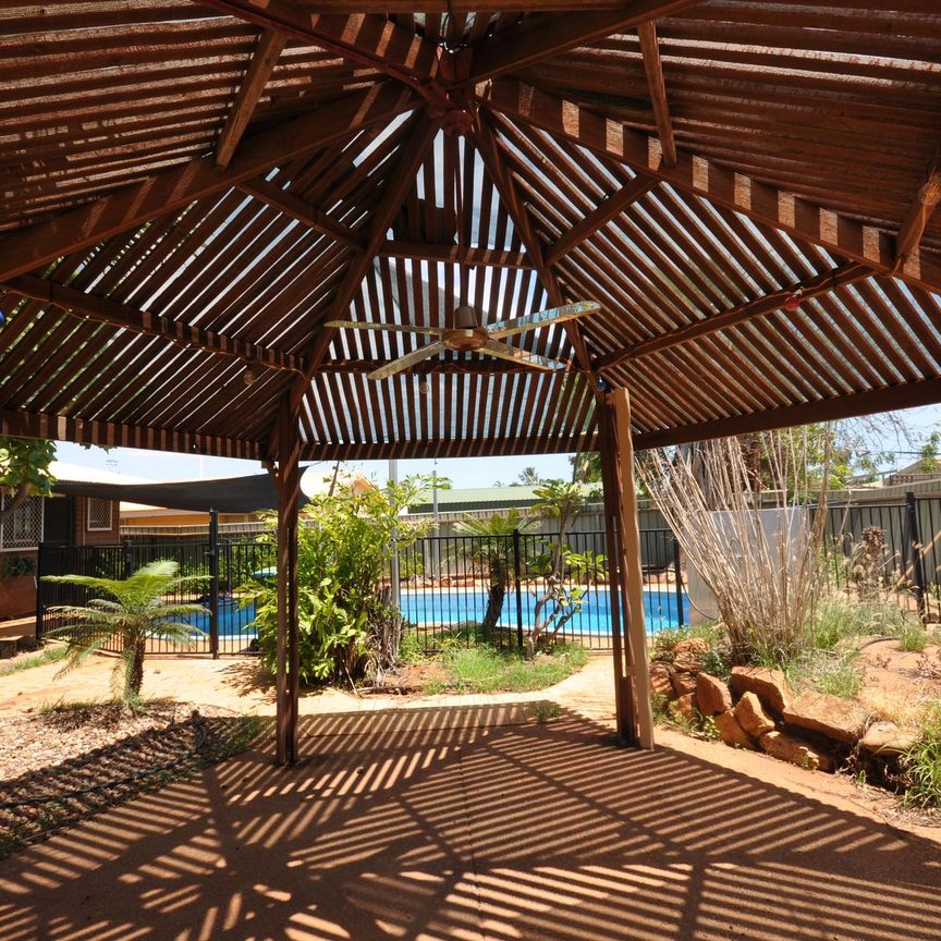 LOW MAiNTENANCE 3x1 - Brick Home with Pool in Cooke Point Location - Photo 1