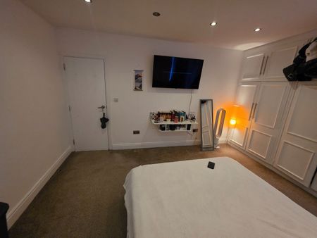Room in a Shared House, Crescent Road, SE18 - Photo 4