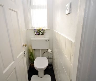 3 bed flat to rent in Dean Road, South Shields, NE33 - Photo 4