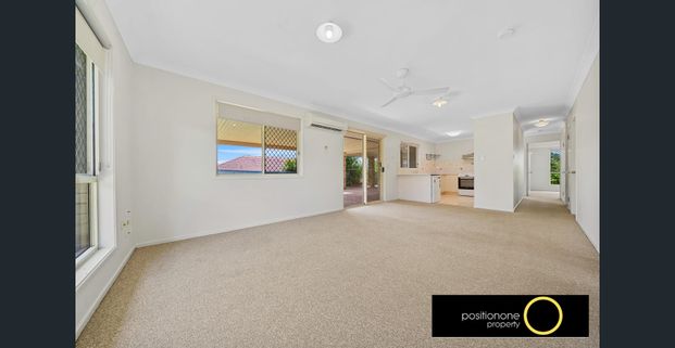 3-Bedroom home with easy access to bus stop in sought-after neighborhood - Photo 1