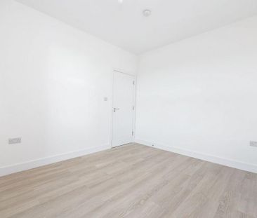 5 bedroom semi-detached house to rent - Photo 4