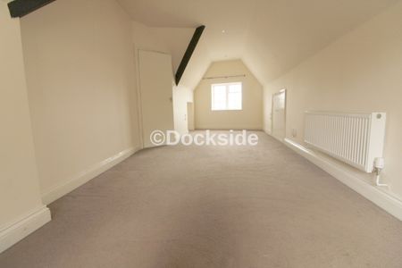 1 bed to rent in High Street, Rochester, ME1 - Photo 2