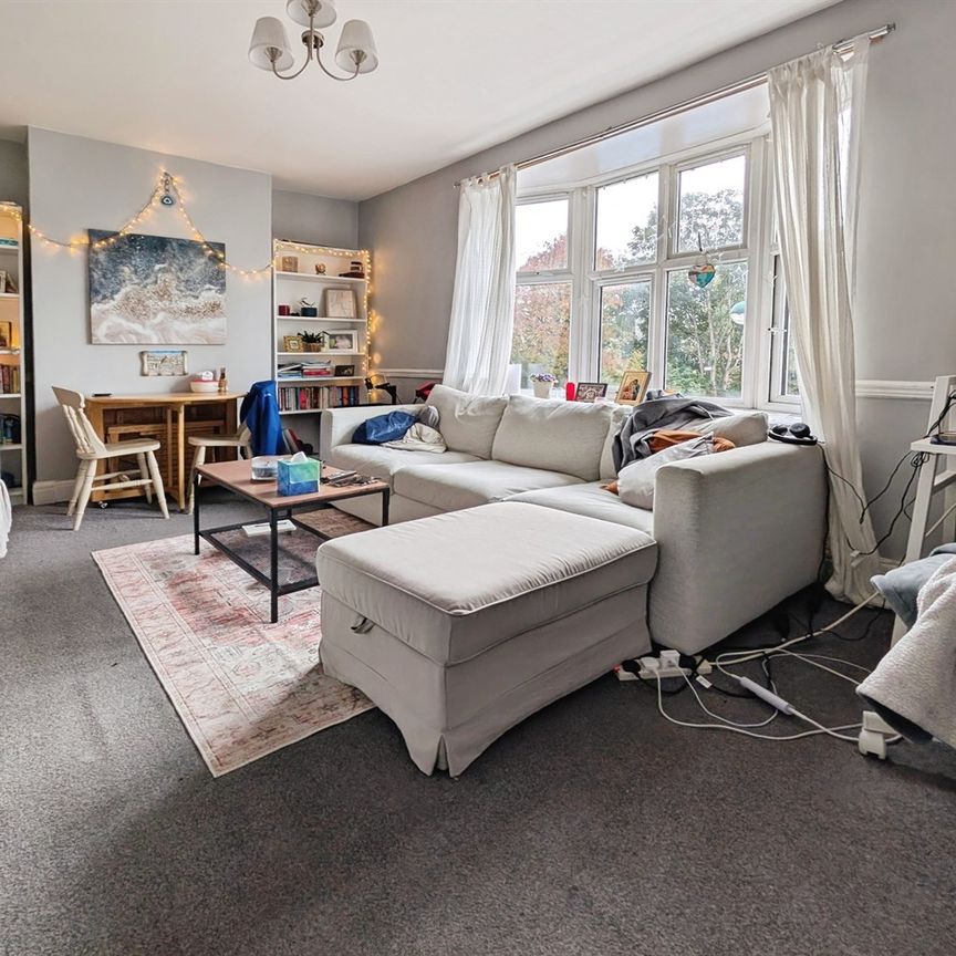 Burlington Mansions, Shirley, SO15 - Photo 1