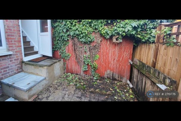 4 bedroom maisonette to rent - Photo 1