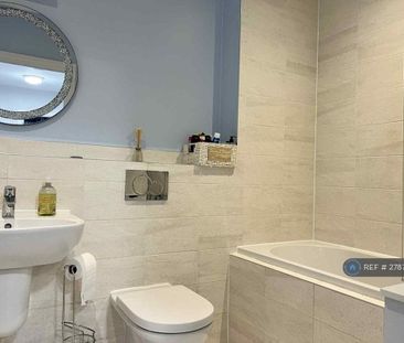 2 bedroom penthouse to rent - Photo 4