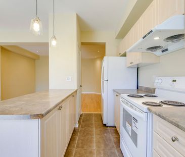 For Lease - 2413 Whistling Springs Crescent, Oakville, Ontario - Photo 5