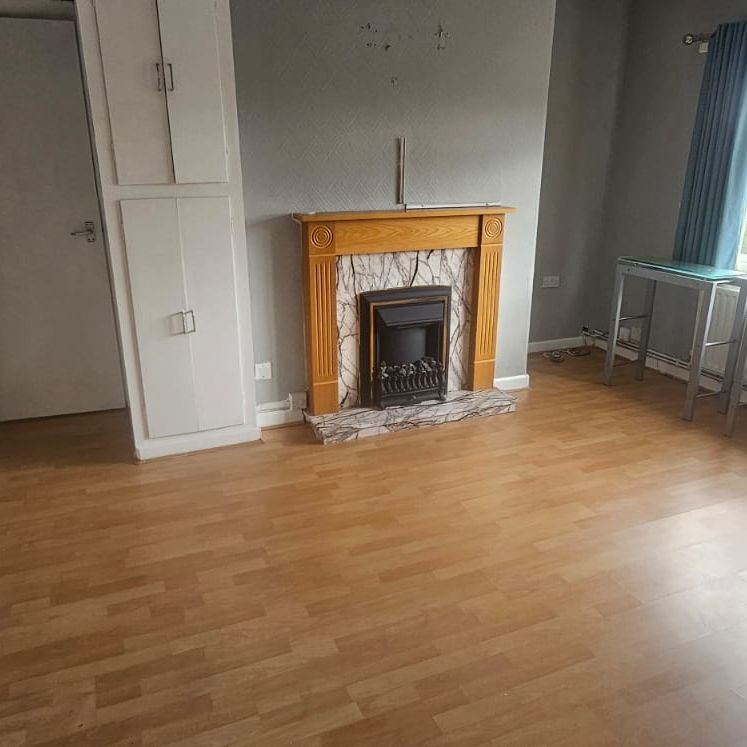 2 Bed - 24 Stanmore Grove, Burley, Leeds - LS4 2RJ - Student - Photo 1