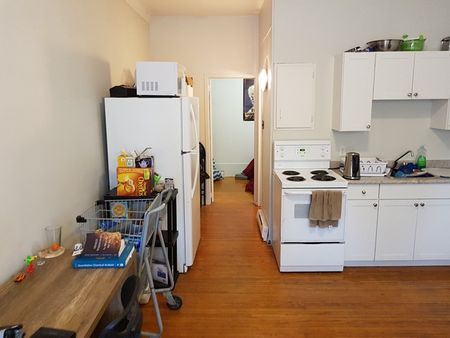 394 Brock St Unit 1 - Photo 3