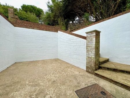 Milner Road, Brighton, BN2 4BQ 3 bedroom house to rent - Photo 4