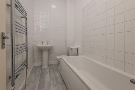 2 bed terraced house to rent in Claremont Street, Sowerby Bridge - Photo 5