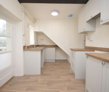 2 bedroom semi-detached house to rent - Photo 5