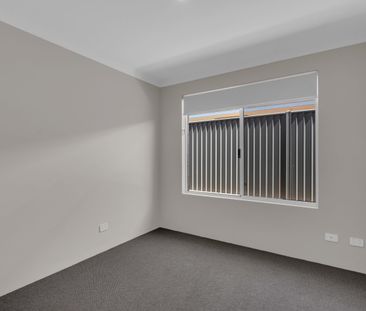 Brand New 4 x 2 Family Home in Baldivis - Photo 4