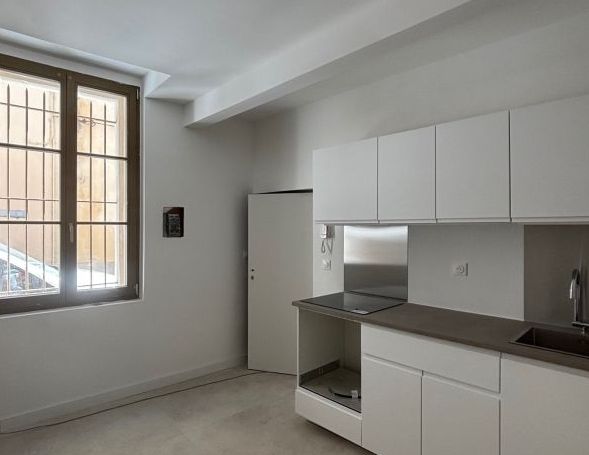 Location Appartement P2 rénové(e) Nimes - Photo 1