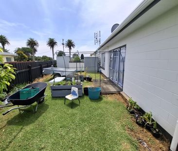 52 Bayly Street, Waitara, Unit 2 - Photo 4