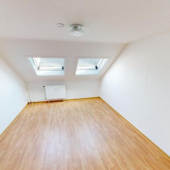 Charmante Dachgeschosswohnung im Altbau - Foto 1