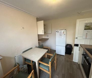 1 bedroom in a house share to rent - Photo 6
