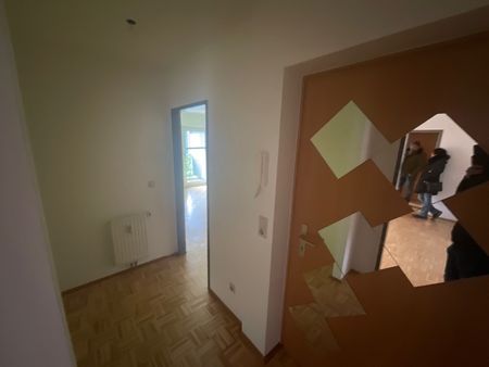 Familienglück! Geförderte Familienwohnung mit Balkon und Tiefgaragenabstellplatz - Foto 4